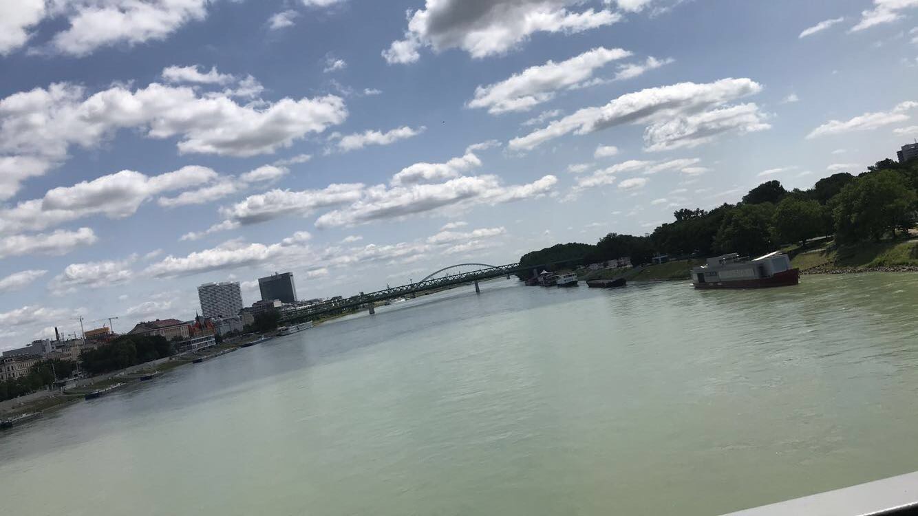 03923E67-D59E-446C-84B2-B36148E076FC